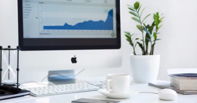 eBiz Facts: $4,199/Month Reviewing Get-Rich-Quick Courses — Why It Pushes Readers Away From the Products It Reviews