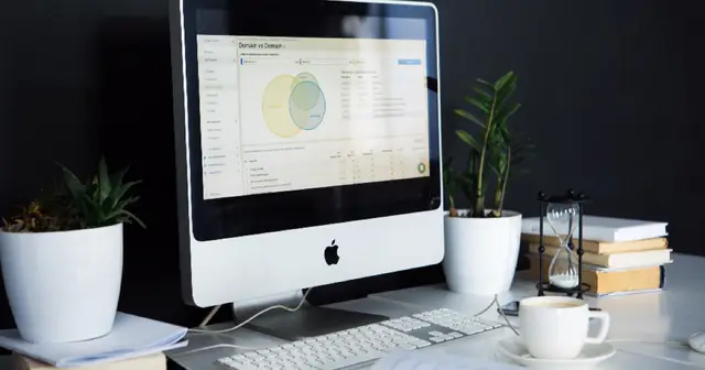 Easlo: $20K/Month and 356K Followers From Notion Templates, Weekends Only in Military Service