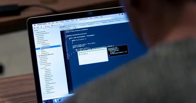 NinjaPear、LinkedInに提訴された年商$10Mの会社を手放した創業者が、2週間で作り直して6ヶ月で月$15,000